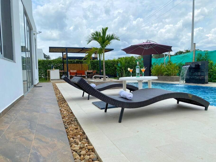 Вилла Casa Palma Roja Boutique , Piscina Privada Кармен-де-Апикала Экстерьер фото